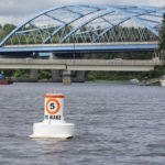 Ayudas a la navegación de aguas rápidas ayudan a proteger la propiedad y a los usuarios de los ríos